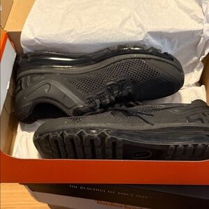 Nike Men's Black Air Max Sneakers